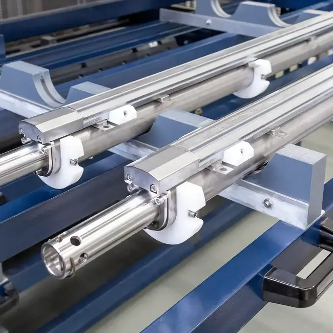 Perspective view of a VON ARDENNE magnet bar.